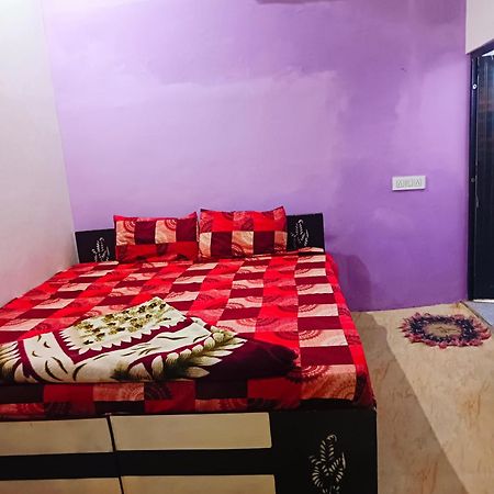 Jay Shree Radhey Home Stay Mathura Ngoại thất bức ảnh
