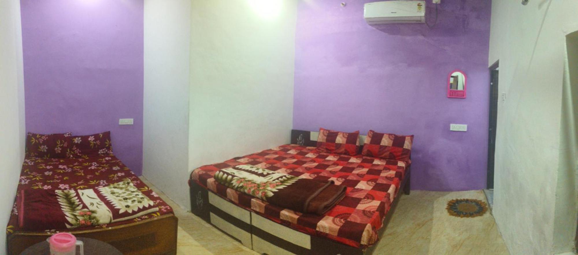 Jay Shree Radhey Home Stay Mathura Ngoại thất bức ảnh