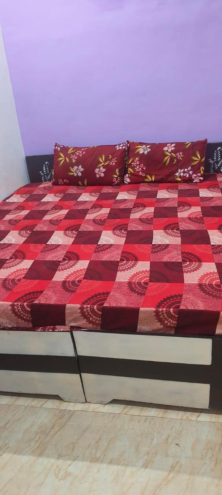 Jay Shree Radhey Home Stay Mathura Ngoại thất bức ảnh