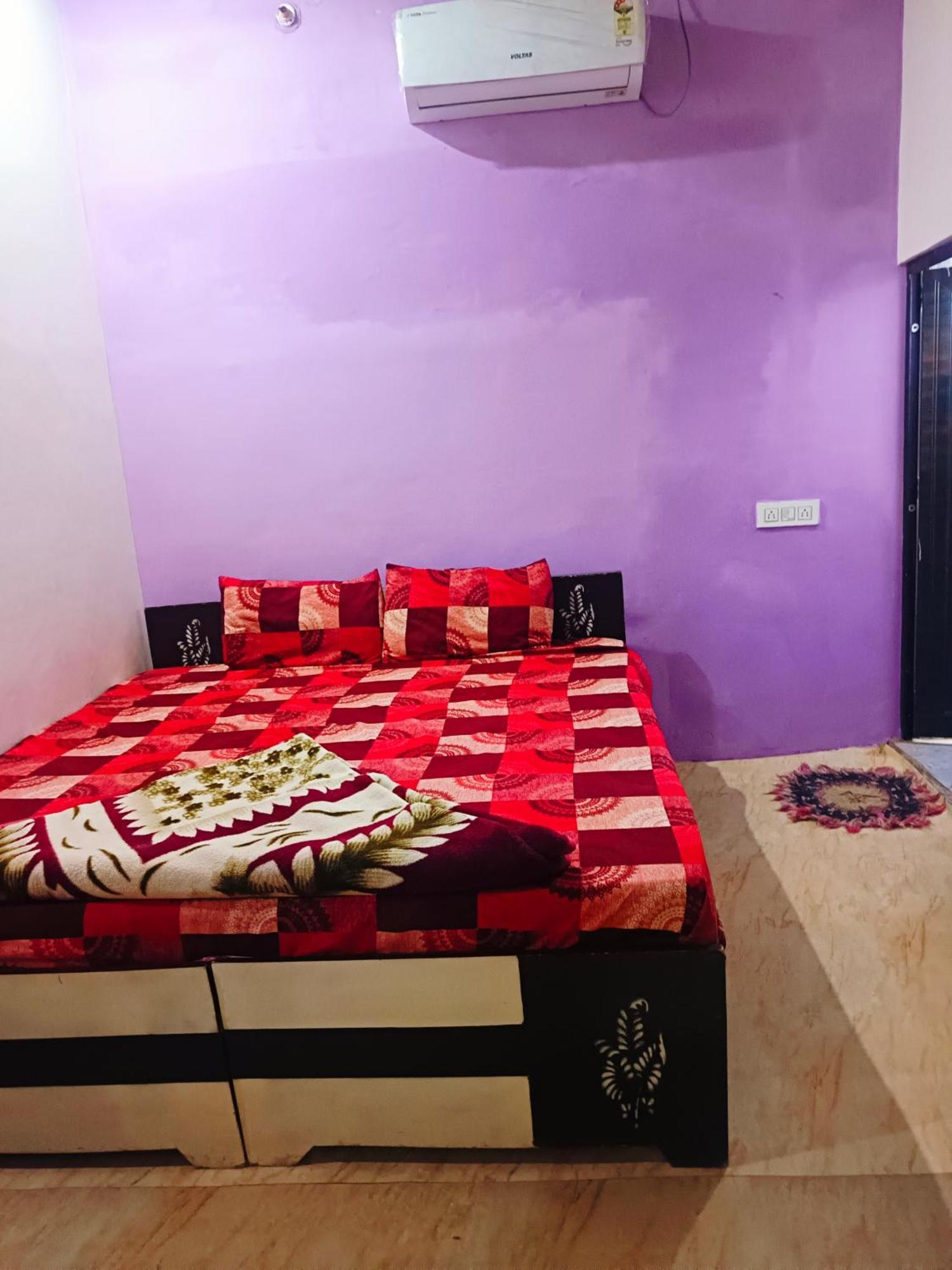 Jay Shree Radhey Home Stay Mathura Ngoại thất bức ảnh