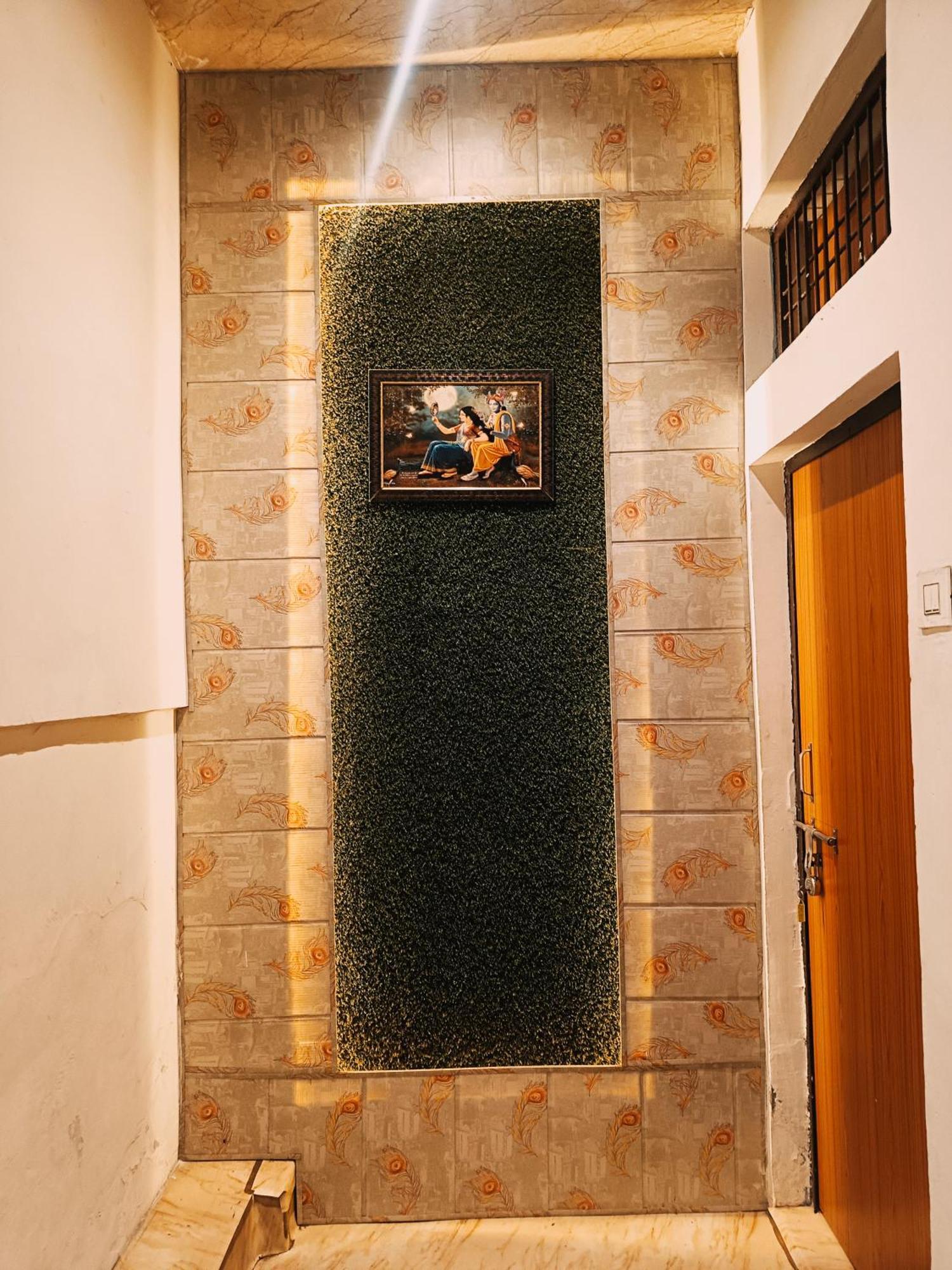 Jay Shree Radhey Home Stay Mathura Ngoại thất bức ảnh